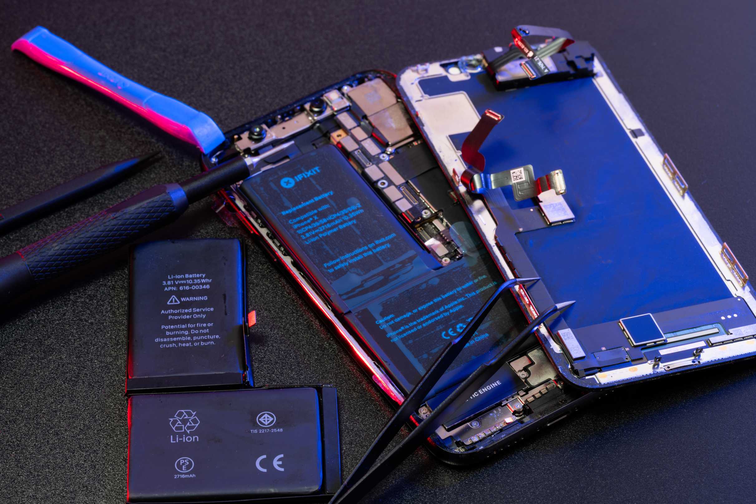 Complete Guide to Choosing the Right iPhone Screen Repair in Dubai