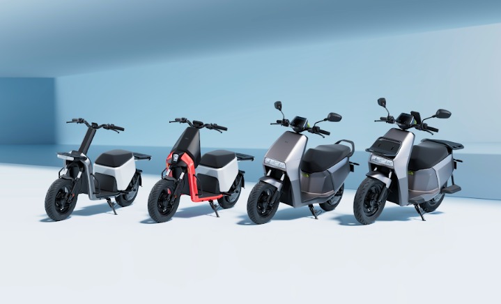Accelerating Growth in India's Electric Scooter Industry:  Key Market Drivers & Forecast (2025-2033)