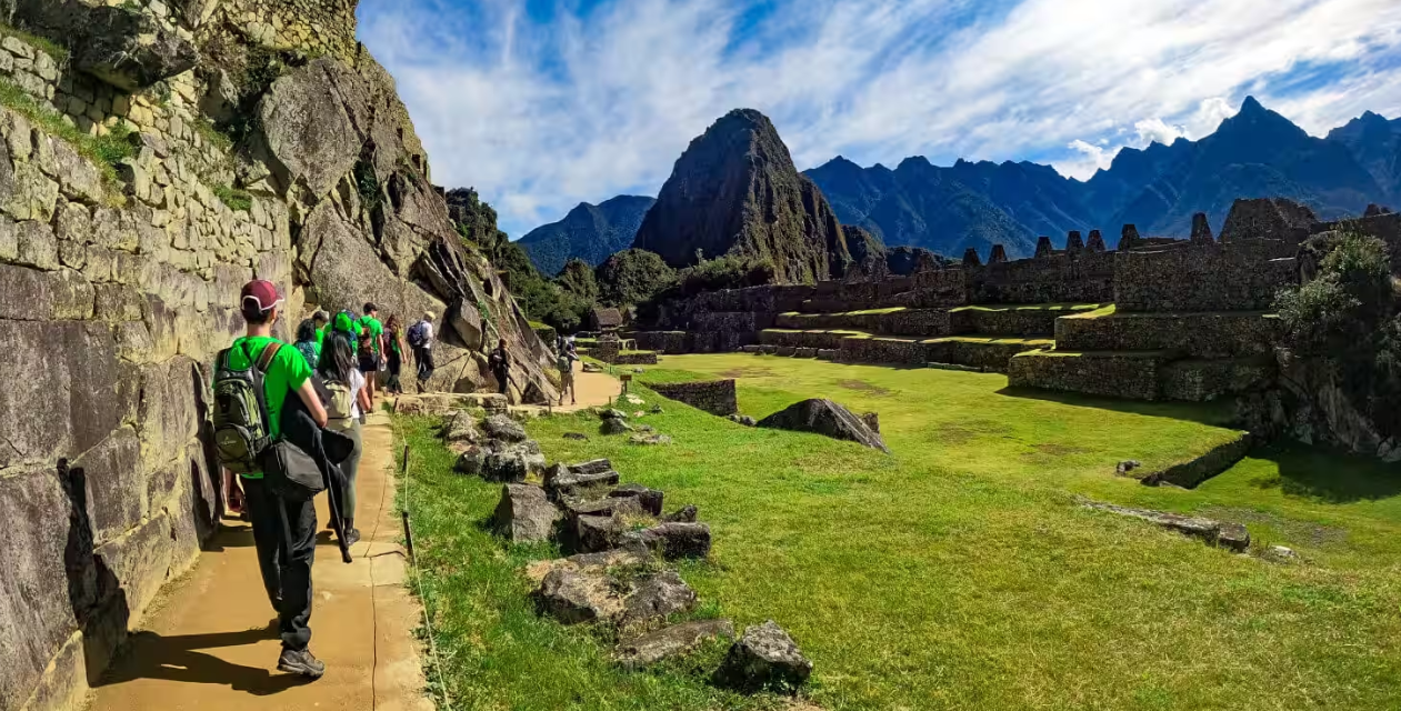 Ultimate Quick Guide to Inca Trail Days with Alpaca Expeditions