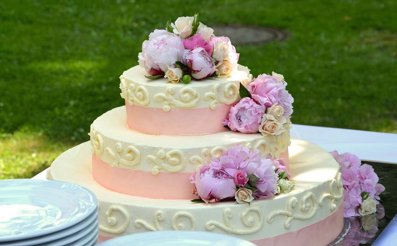 Send Cakes To Canada Online – Delicious Cake Delivery Made Easy