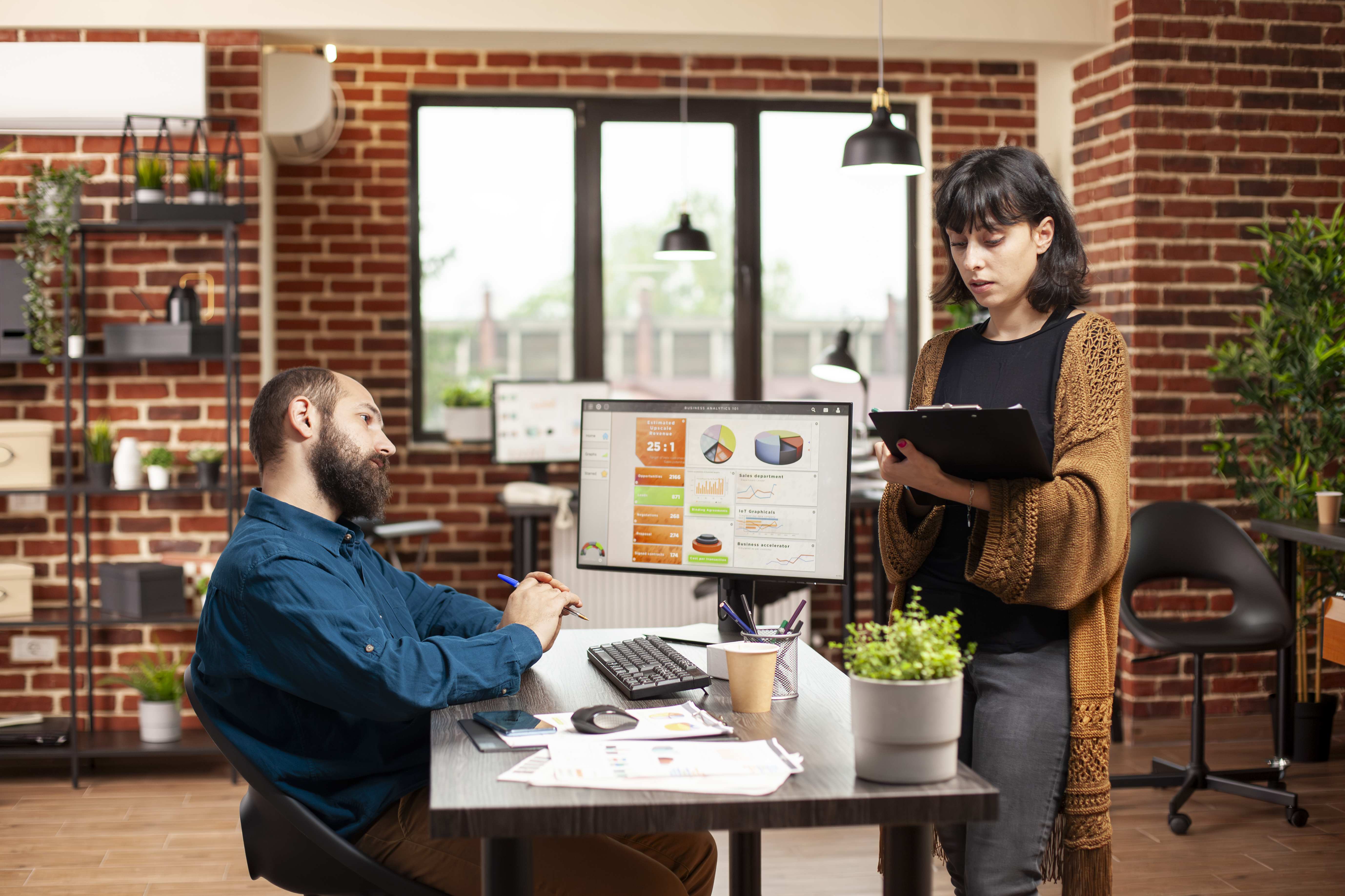 SEO Agency vs Freelancer: Which One Actually Delivers Better Results?