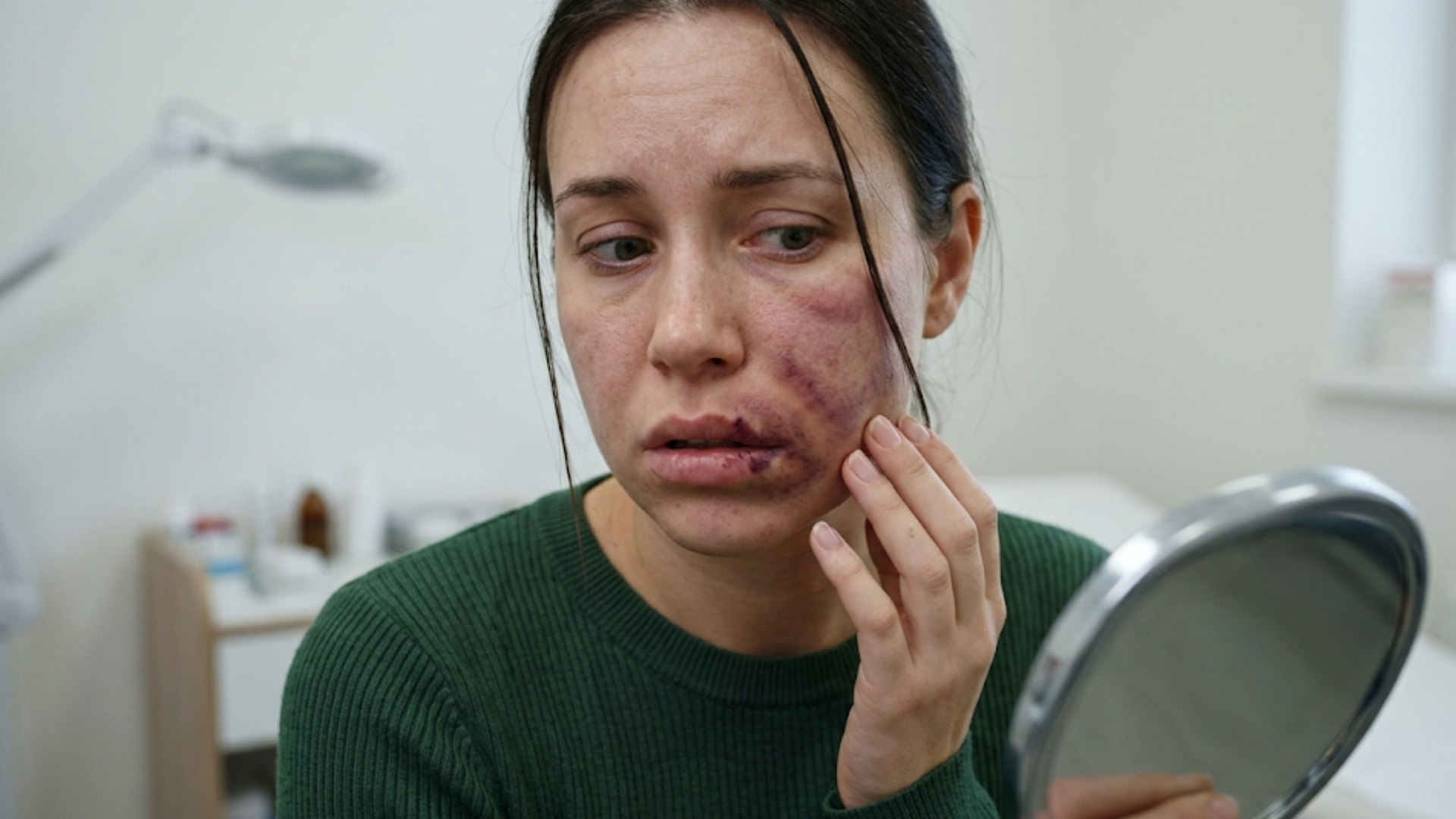 Aesthetic Complications: Signs, Causes, and When to See an Expert