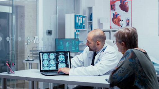 How Regenerative Medicine Is Changing Pain Management in Tampa, Florida