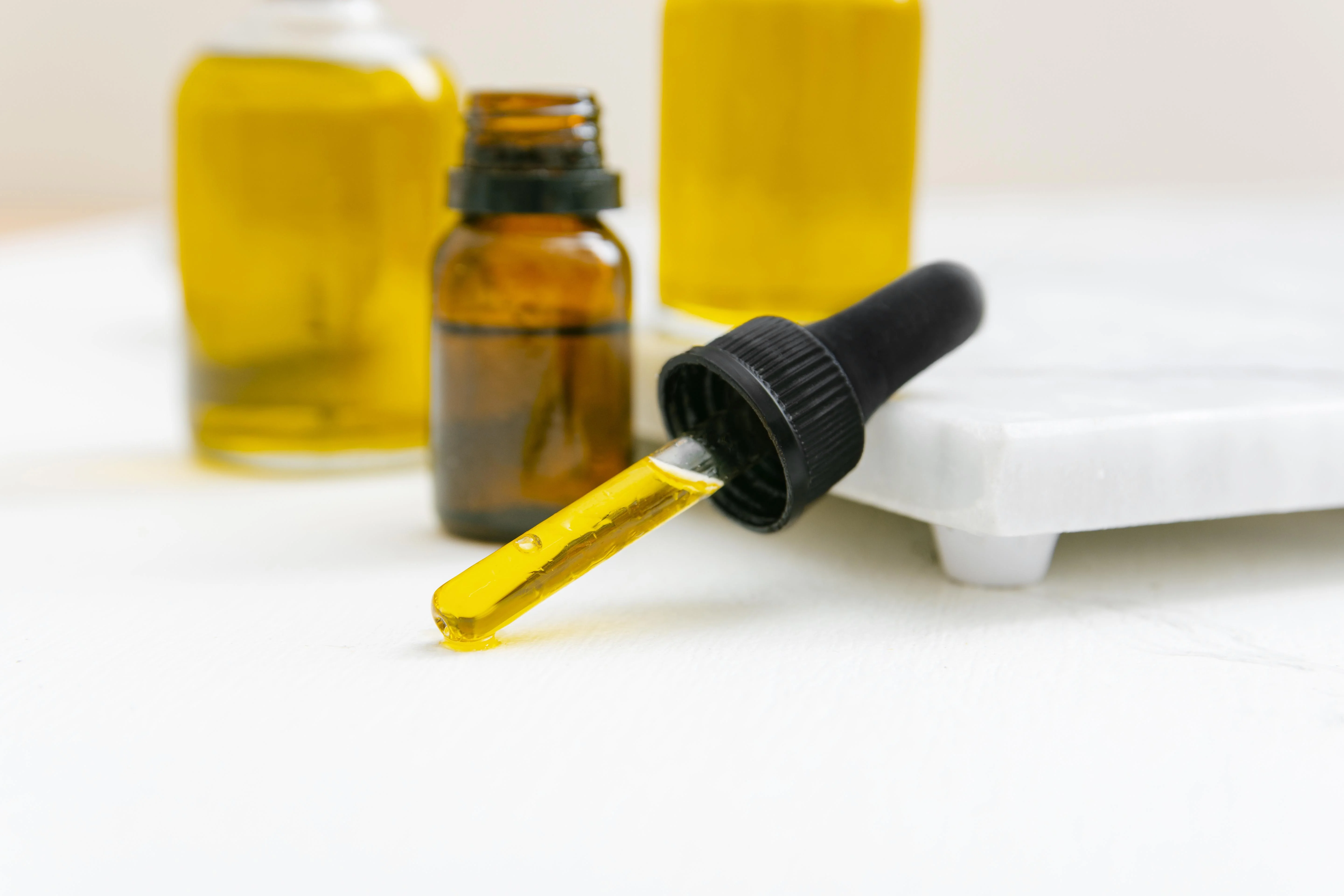 Can Melanotan Oral Drops Fit Into Your Summer Tanning Routine?