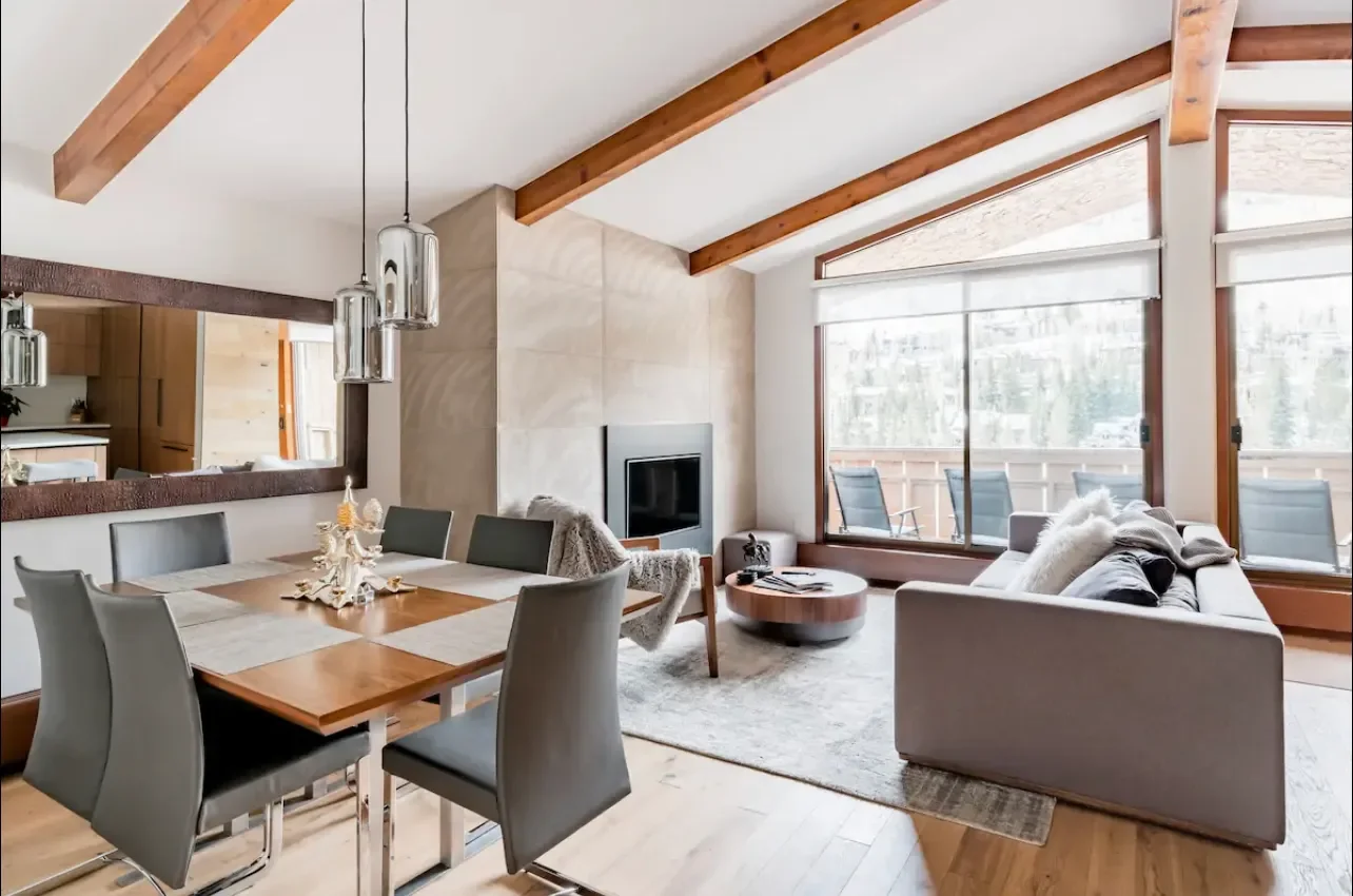 Top 5 Airbnb Cleaning Companies in Colorado for Key Exchange & Guest Communication