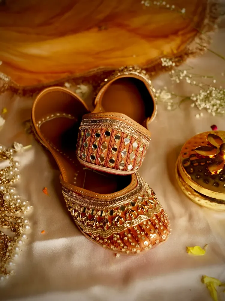 Why Punjabi Juttis Continue to Define Elegant Ethnic Fashion