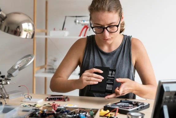 What to Expect From Quick-Turn PCB Assembly Services Without Sacrificing Accuracy