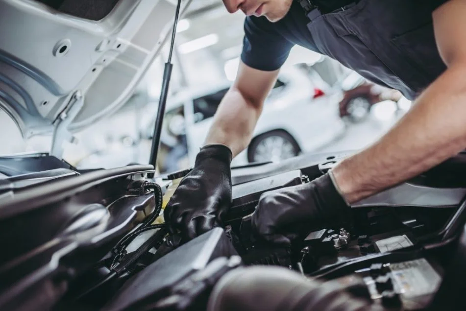The Difference Between Servicing a Car and Simply Maintaining It