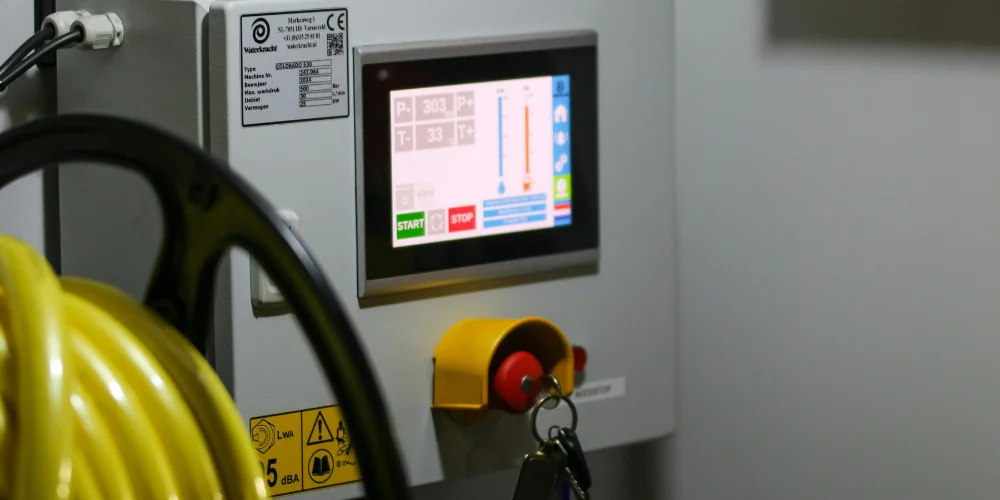 How Do LT Panels Ensure Reliable Power Distribution?