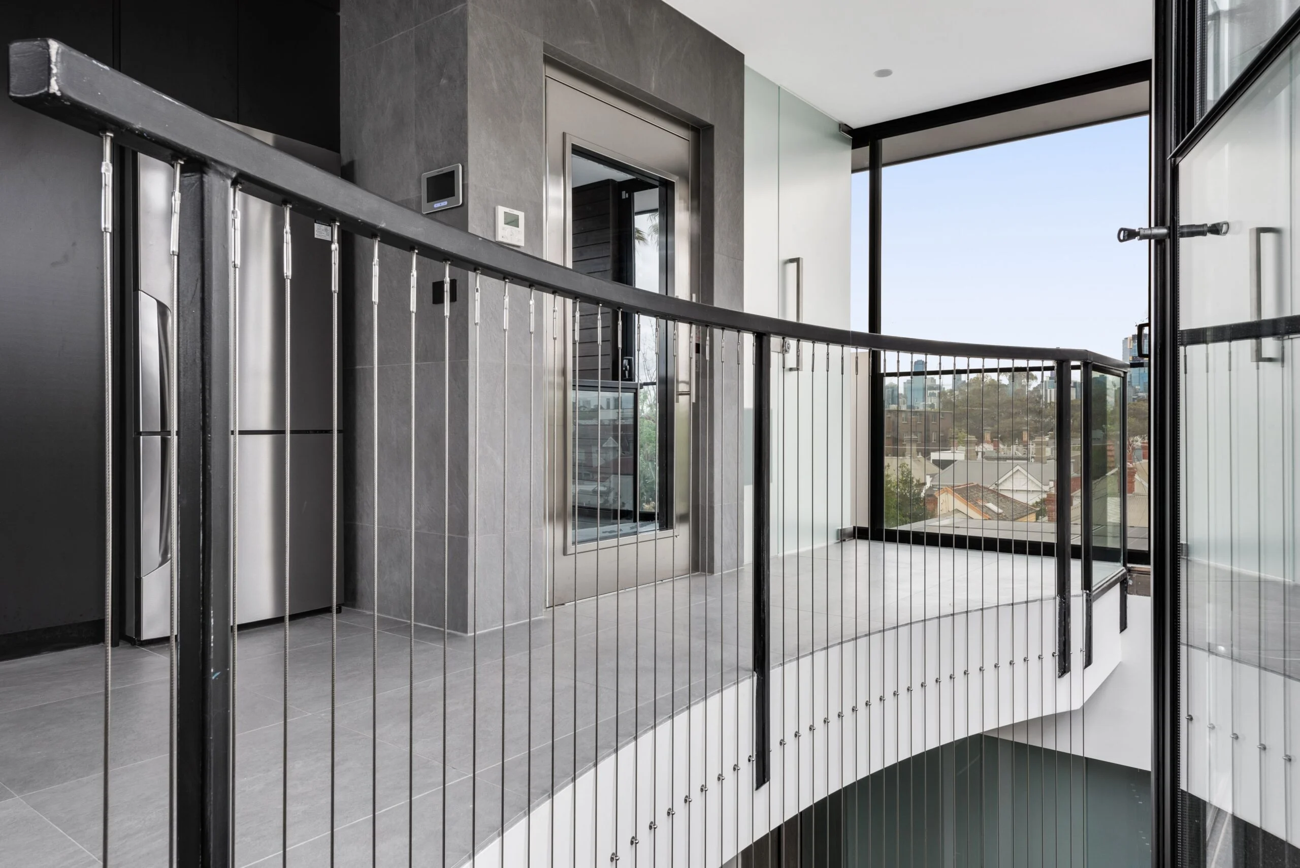 Stainless Steel Handrails: Modern Architecture Guide
