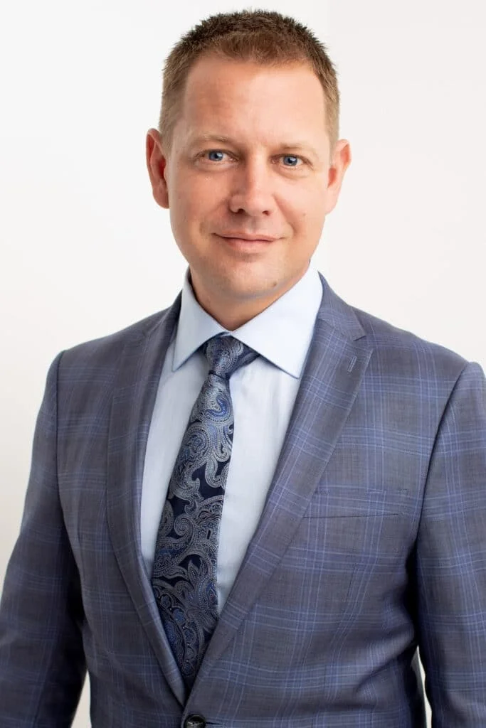 LinkedIn Headshots Compared With Executive Portraits When Each Style Makes More Business Sense