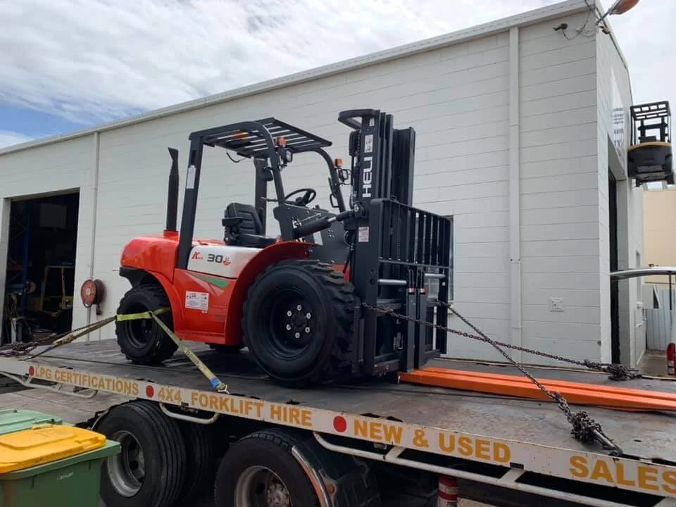 Forklift Servicing and Equipment Lifespan: What’s the Connection?