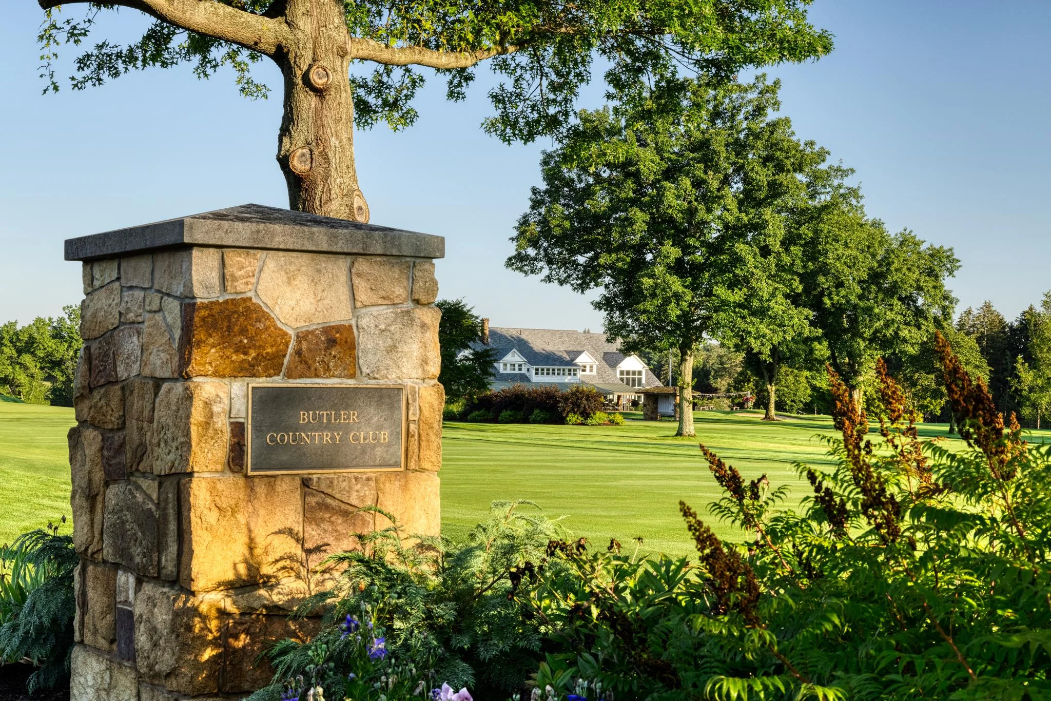 Why Golf Academies Near Me Offer More Than Traditional Lessons