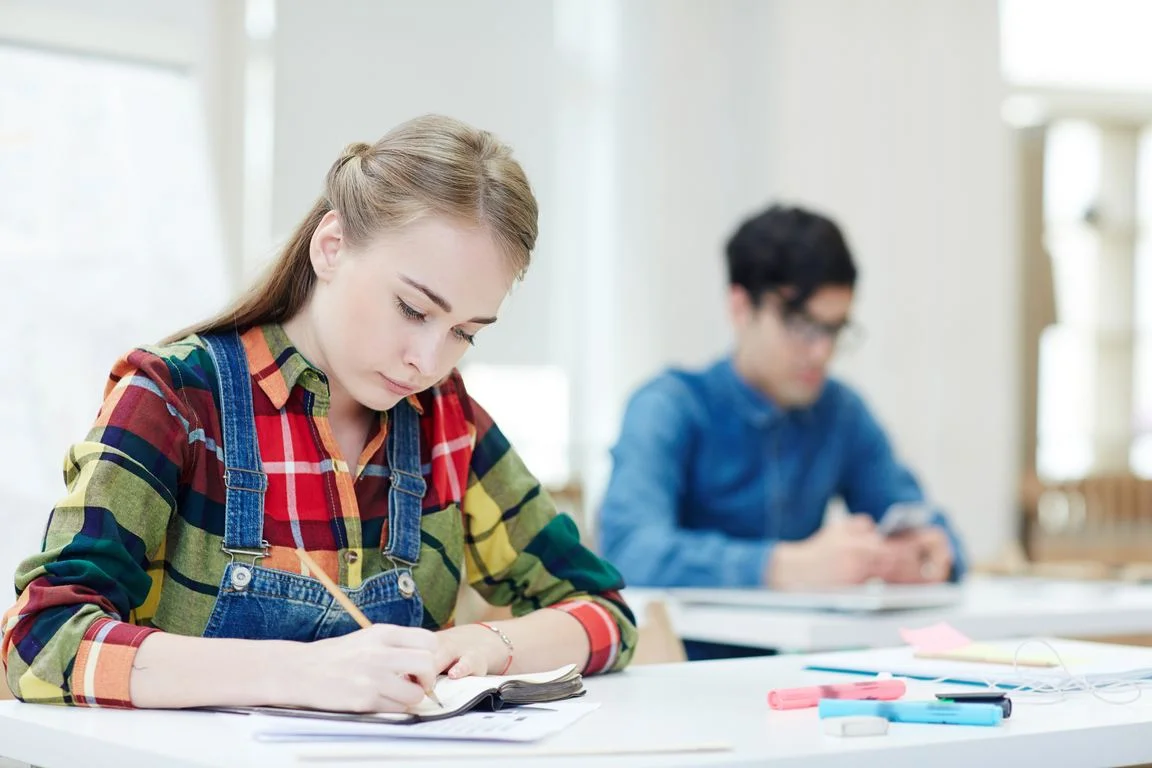 How to Use Real-Life Examples and Case Studies in HND Assignments