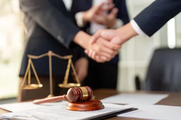 How a Work Injury Attorney Helps Maximize Workers’ Compensation Benefits?