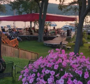 How to Choose Lakefront Lodging Richfield Springs for Your Next Trip