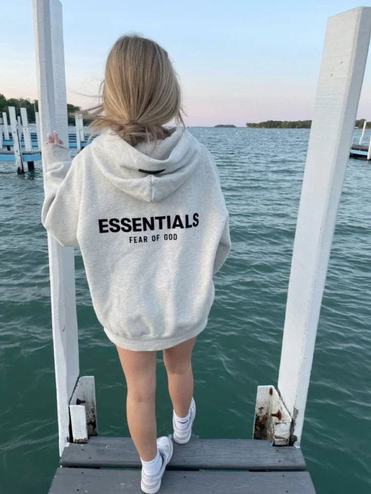 EssentialtHoodie